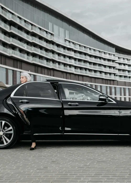 Toronto limo service mercedes benz sedan